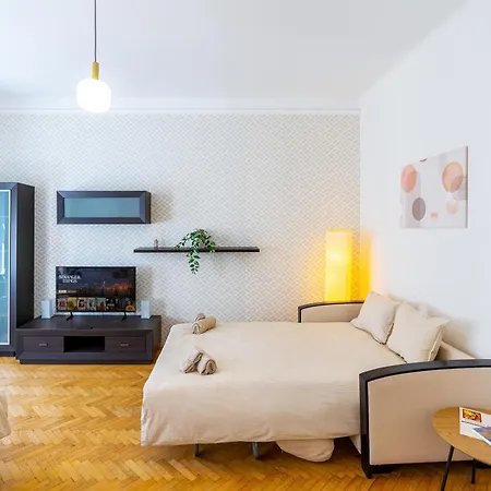 Spacious Near Dancing House & Wenceslas Square Appartement *