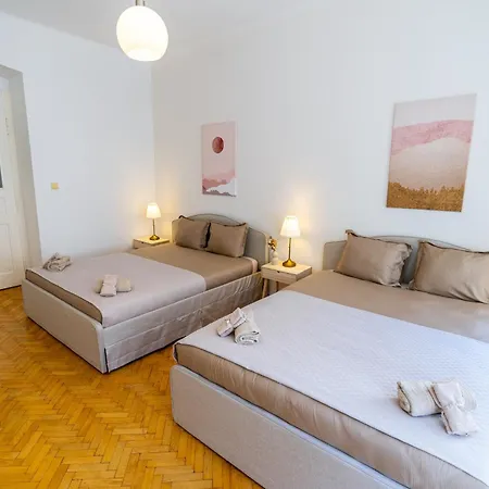 Spacious Near Dancing House & Wenceslas Square Apartamento *