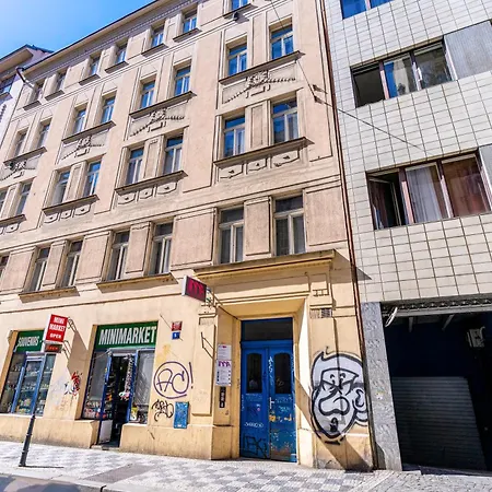 Spacious Near Dancing House & Wenceslas Square Apartamento Praga